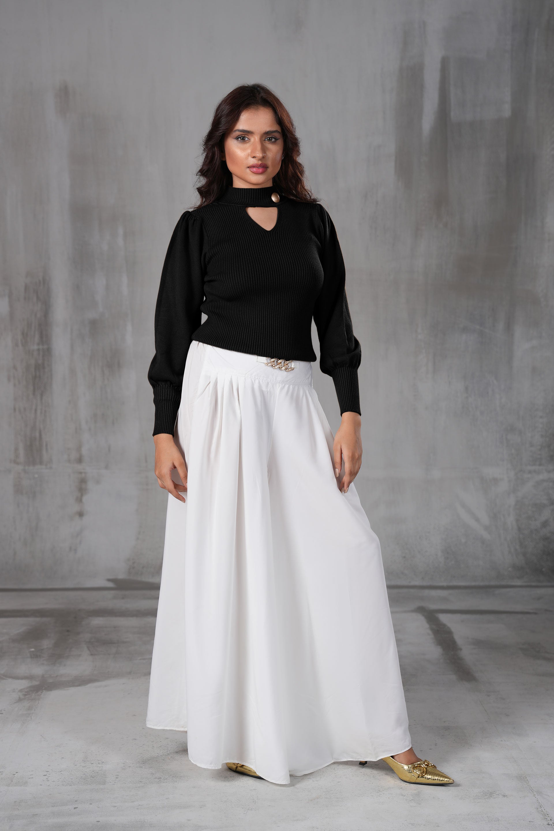 Elegant Keyhole Ribbed Top